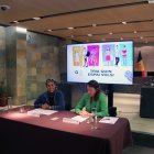 La cònsol major d'Ordino, Maria del Mar Coma, i la consellera Comunicació, Sistemes d'Informació, Participació Ciutadana, Associacionisme i GdH, Meritxell Rabadà, durant la revelació dels resultats del procés participatiu 'Tria quin espai vols!'.