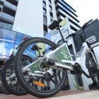 Bicicletes de Cicland aparcades en una estació.