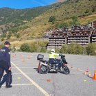 Formació dels motoristes escortes de la policia.