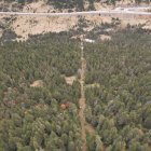 Imatge del soterrament de les línies de mitjana tensió a la zona de Grau Roig, al Pla de les Pedres