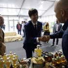 El cònsol major d'Andorra la Vella, Sergi González, i el cap de Govern, Xavier Espot, en la inauguració de la Fira aquest matí