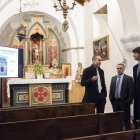 Els síndics generals durant la visita a l'església de Sant Miquel de Prats