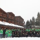 Esportistes, tècnics i directius de la FAE durant la trobada de Nadal, celebrada al Tarter.