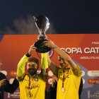 Martí Vilà i Sergio Molina aixecant la Copa Catalunya de la temporada passada.