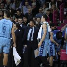 Lezkano dona instruccions als seus jugadors durant el duel contra el Madrid.