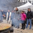 La cònsol major d’Encamp, el ministre de Turisme i el mossèn durant la benedicció.