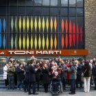 Homenatge a l’excap de Govern a les portes del pavelló Toni Martí.