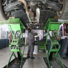 Un taller de reparació de vehicles a motor.