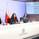 La ministra d'Afers Exteriors, Imma Tor, amb l'encarregada de negocis de l’ambaixada de Polònia a Andorra, Monika Krzepkowska a l'esquerra, i el secretari d'Estat per a les Relacions amb la Unió Europea (UE), Landry Riba