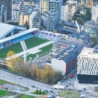 Una imatge aèria de l’Estadi Nacional durant el procés del canvi de gespa.