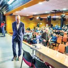 Reunió de poble a l’auditori del Palau de Gel.