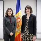 La ministra d’Afers Exteriors, Imma Tor, amb l’encarregada de negocis dels Estats Units, Rian Harris