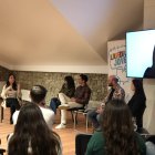 Un moment de la taula rodona 'Parlem-ne: Créixer amb l'esport, medicina pel futur'.