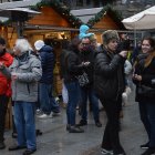 Un grup de persones gaudint a l’après-ski d’Ordino.