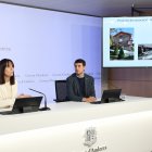 La ministra Mònica Bonell i Joan-Marc Joval, en una roda de premsa.