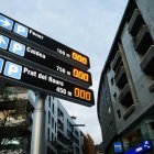 Aparcaments plens al centre en temporada alta.