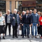 Els adjudicataris dels horts socials, Roger Fité i Marc Jové després de repartir les claus