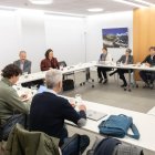 La primera reunió, al gener.