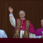El nou Papa, Lleó XIV, saludant des del balcó.