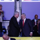 El Copríncep episcopal, Joan-Enric Vives, saludant el president del COI, Thomas Bach
