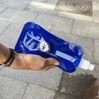 L'ampolla d'aigua que regala el comú de la Massana als propietaris de gossos