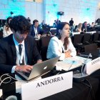 Pol Bartolomé i Meritxell López a la sessió plenària de l'OSCE-PA