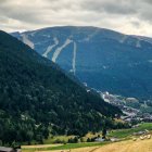 Un helicòpter accedeix a la Vall d’Incles.