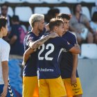 Els tricolors celebrant el gol de Manu Nieto a la primera meitat.