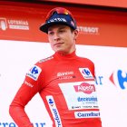Philipsen, amb el maillot vermell.