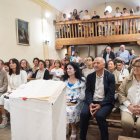 Els assistents a la missa de l'església de Sant Bartomeu