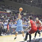 Llovet, en un duel al Pavelló Toni Martí.