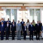 L'ambaixadora d'Andorra a Espanya, Eva Descarrega, en la foto de grup amb el rei Felipe VI