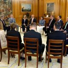 Felip VI agraeix l’ajut dels bombers d’Andorra