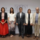 Mònica Bonell durant la reunió amb el conseller de Política Lingüística de la Generalitat, F. Xavier Vila