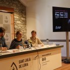 Director del festival Fes Tac, Juanma Casero; la consellera de Cultura del comú de Sant Julià de Lòria, Teresa Areny; i el director del departament de Promoció Cultural, Joan-Marc Joval durant la presentació del Fes Tac