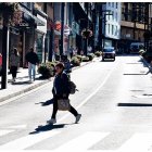 Un vianant a Meritxell.