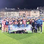 L’Atlètic Escaldes, amb el trofeu de campió.