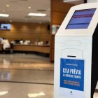 Màquina per tramitar automàticament la cita prèvia.