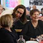 Ramos conversant amb padrins en el dinar.