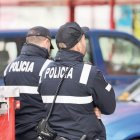 Dos agents de policia