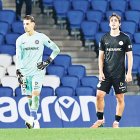El porter tricolor Yaakobishvili i Marc Bombardó lamenten un dels gols.