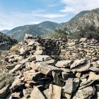 Les restes del castell de Bragafolls, al Roc de l’Àliga.