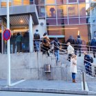 Ciutadans a l’espera de fer tràmits a Immigració.