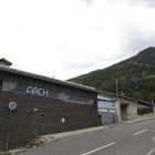 Edifici Arch Led a tocar del Centre Penitenciari