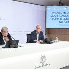 El ministre d’Educació, Ladislau Baró, i el director del departament d’Ensenyament Superior, Xavier Campuzano, durant la roda de premsa.