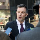 David Forné atenent preguntes dels mitjans, ahir.