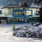 Obres a la plaça del Poble, sobre l’aparcament Vinyes.