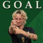 Maria Ruzafa, la davantera andorrana, marca un gol a més de 40 metres en temps de descompte