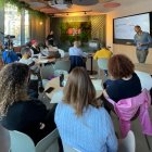 Trobada entre els col·laboradors de l'Associació Carnet Jove Andorra ahir a l'Ingeni Coworking