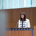 La ministra de Cultura, Joventut i Esports, Mònica Bonell, al faristol.